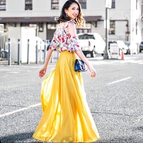 π΄ WILLOW & CLAY Floral Cold Shoulder Top SZ S/4/6 - Picture 2 of 5